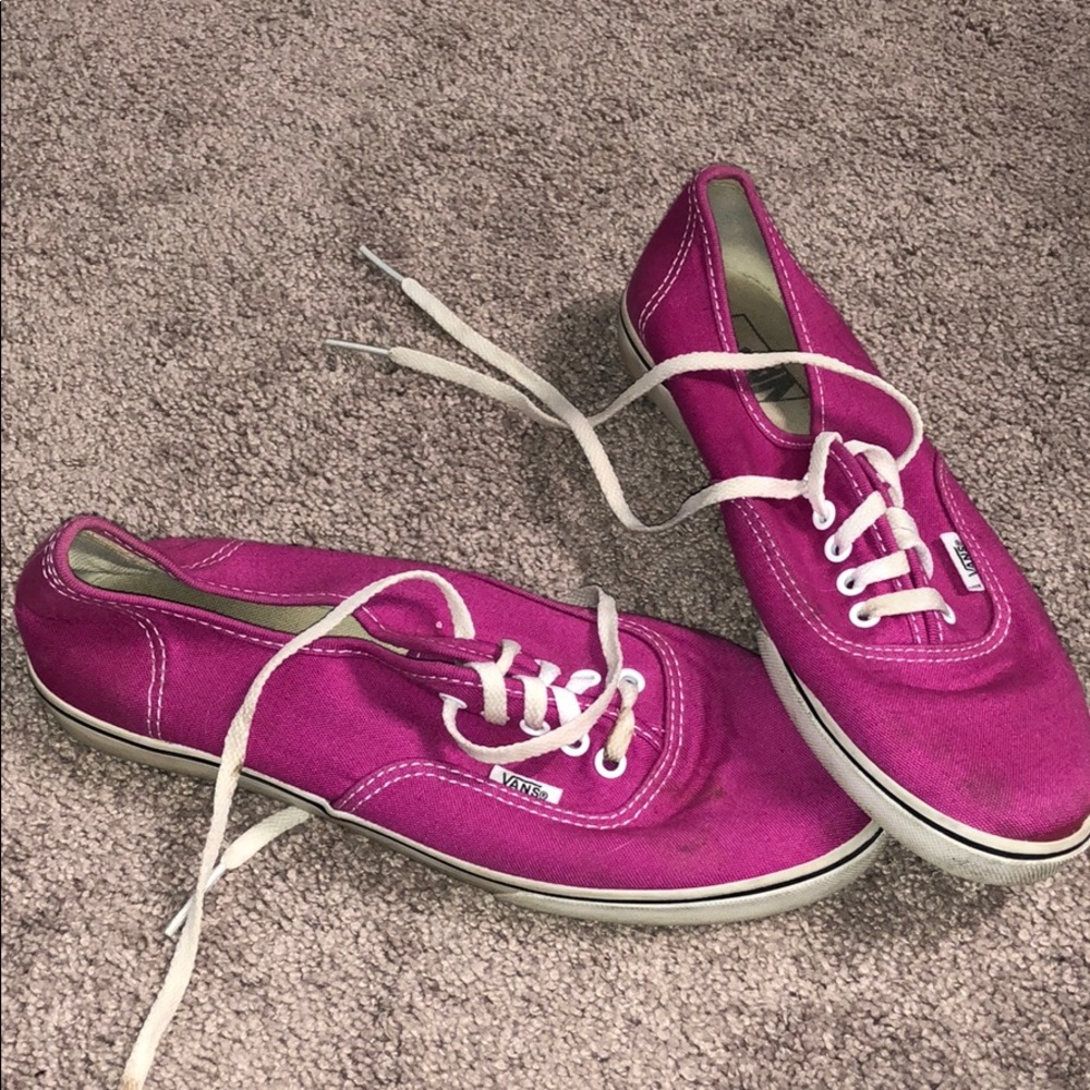 Vans tennis shoes